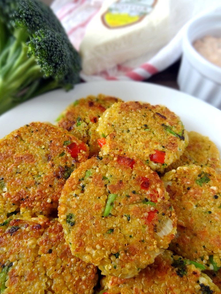 broccoli cheese quinoa patties