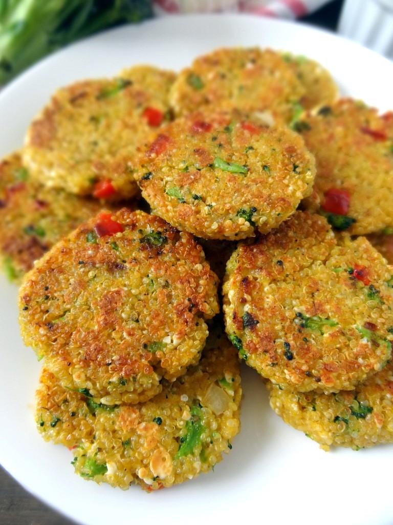 broccoli cheese quinoa patties