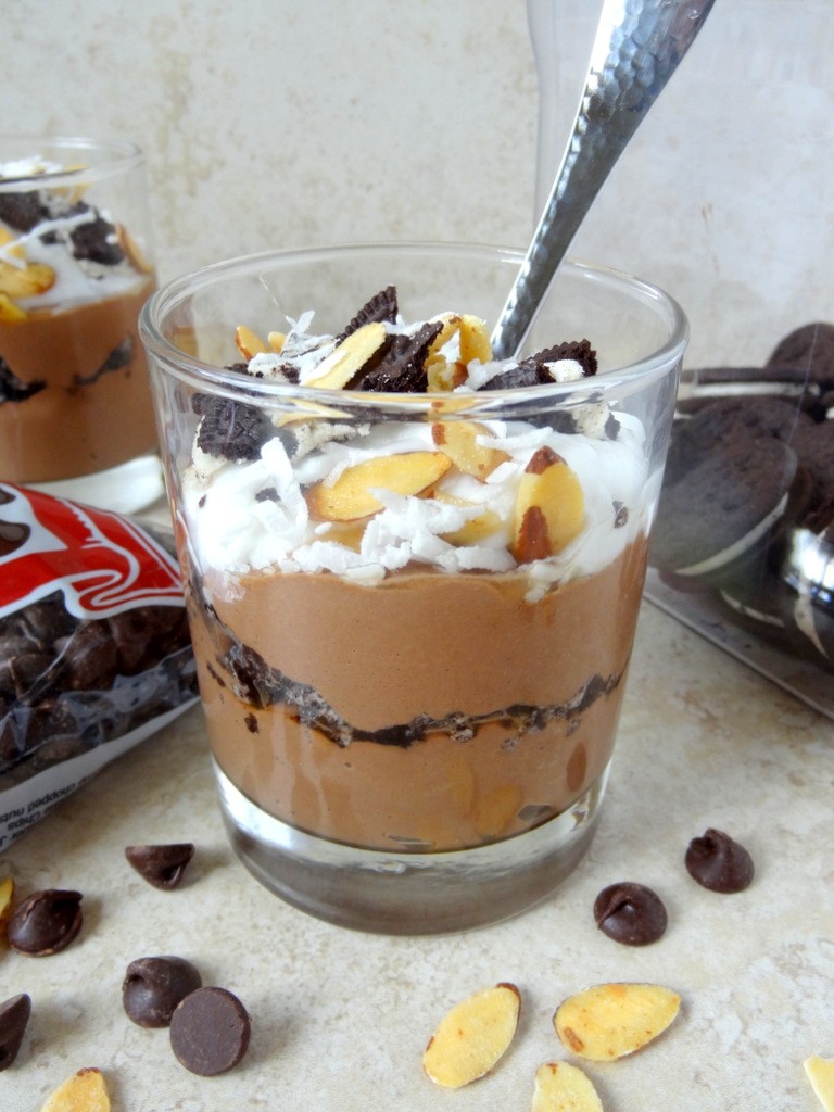 vegan chocolate mousse parfaits