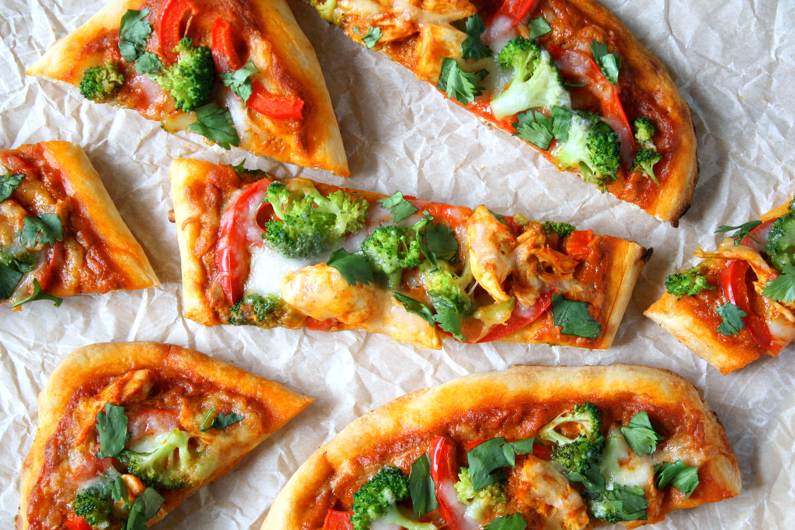 Butter Chicken Naan Pizza